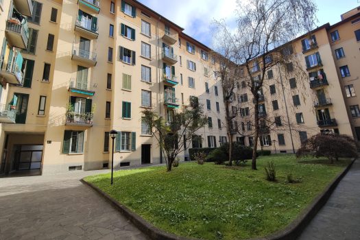 TRILOCALE CA’ GRANDA – VIALE FULVIO TESTI